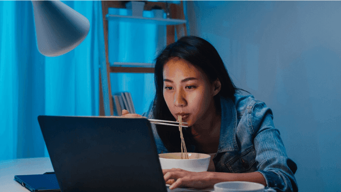 <img data-src="Genz.jpg" alt="mất ngủ ở GenZ" />